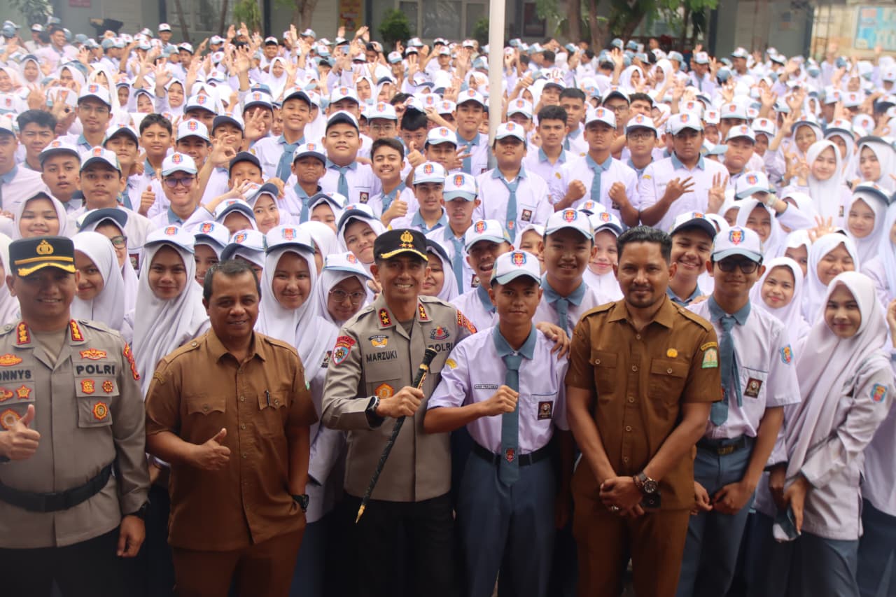 saweu-sikula-di-22-sma-kapolda-aceh-ingatkan-siswa-jauhi-narkoba-hingga-bijak-bermedsos Saweu Sikula di 22 SMA, Kapolda Aceh Ingatkan Siswa Jauhi Narkoba hingga Bijak Bermedsos