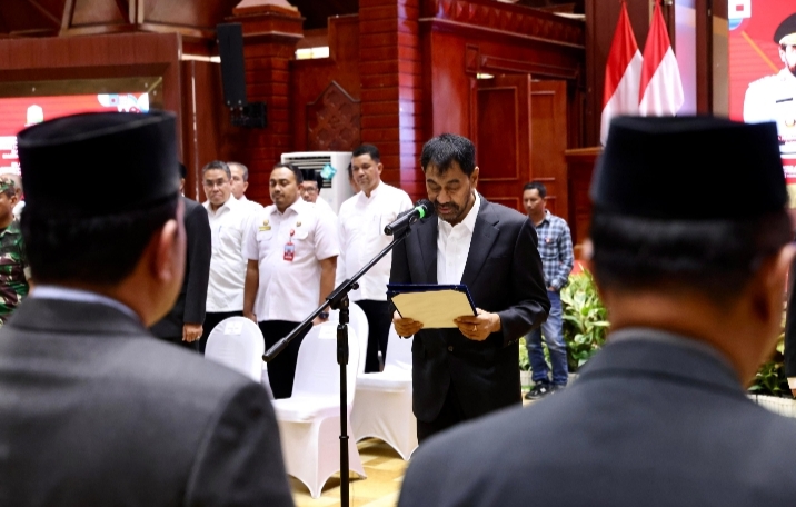 Lantik Kepala SKPA, Mualem Ingatkan Percepatan Serapan Anggaran
