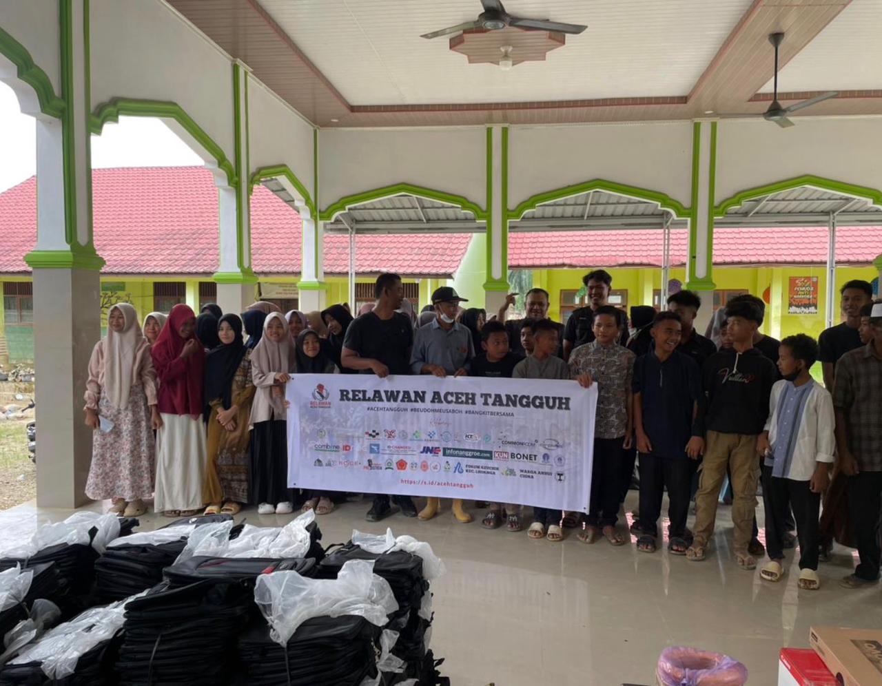 Relawan Aceh Tangguh Hadirkan Harapan bagi Siswa MTsN 1 Aceh Tamiang Pascabencana
