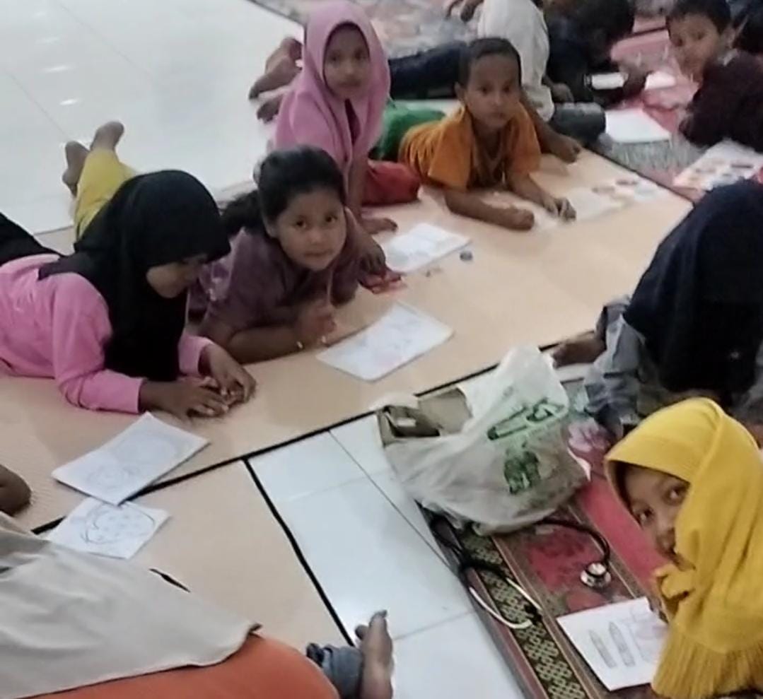 pensil-warna-internet-tempelan-kuesioner-dan-senyum-warga-di-masjid-tanjung-geulumpang Pensil Warna, Internet, Tempelan Kuesioner dan Senyum Warga di Masjid Tanjung Geulumpang