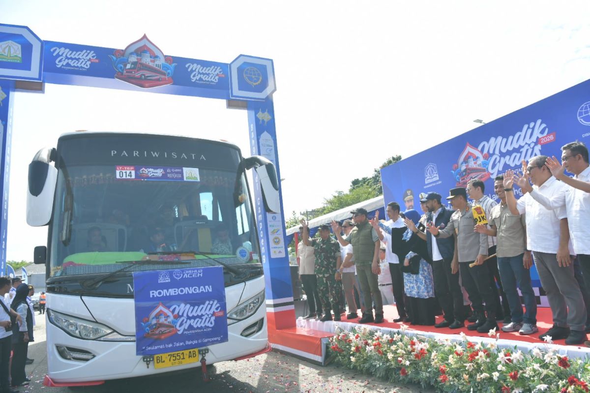 Mualem Lepas Ribuan Pemudik Program Mudik Gratis Pemerintah Aceh