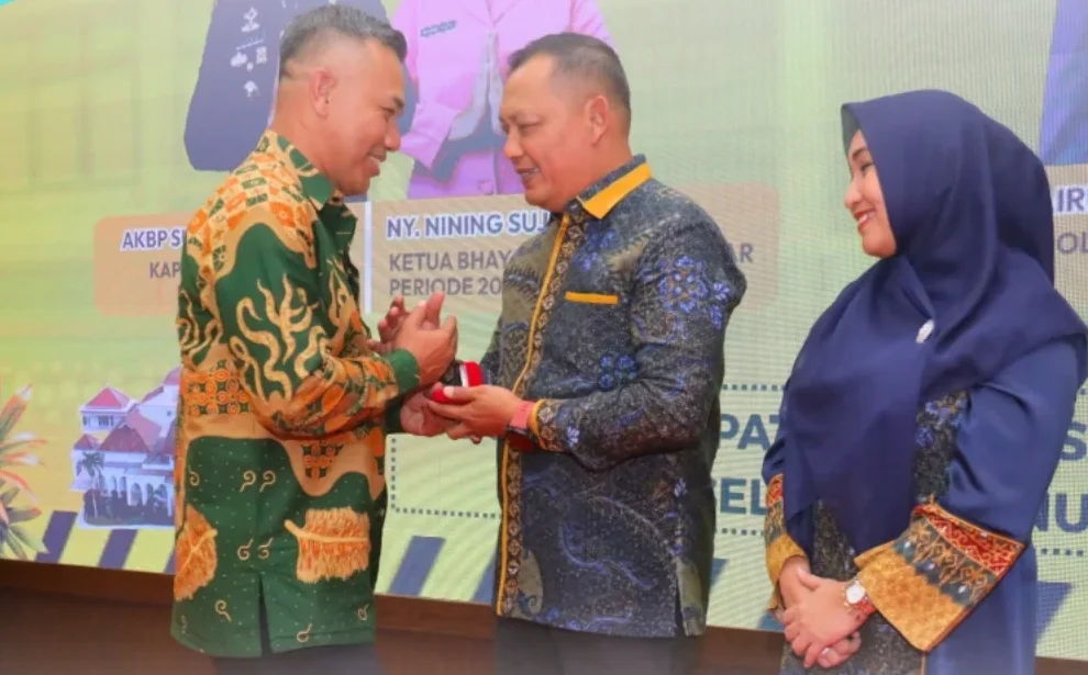 dprk-aceh-besar-hadiri-lepas-sambut-kapolres-di-meuligoe-bupati DPRK Aceh Besar Hadiri Lepas Sambut Kapolres di Meuligoe Bupati