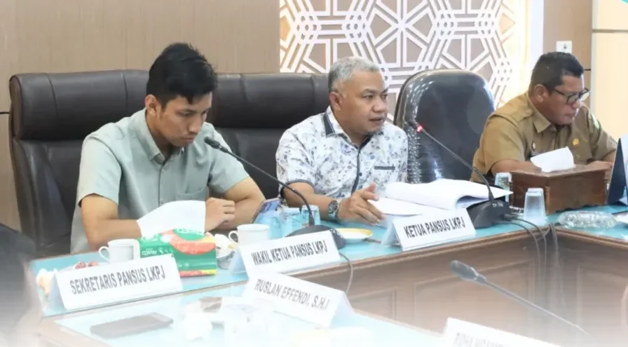 Dalami LKPJ Bupati TA 2025, Pansus DPRK Aceh Besar Pertanyakan Capaian PAD yang Tidak Capai Target