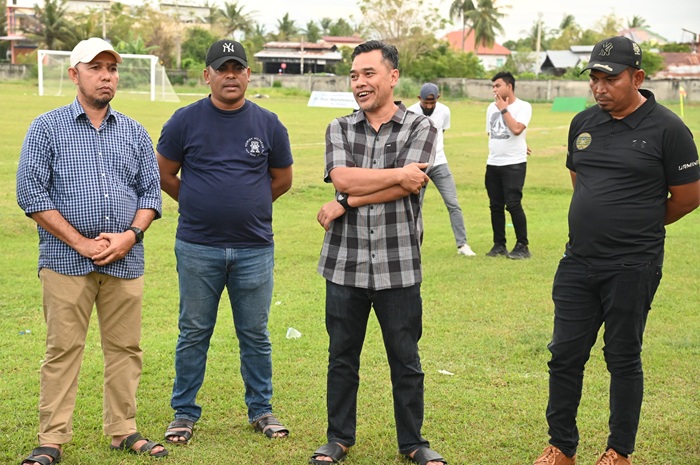 ketua-dprk-aceh-besar-janjikan-dukungan-penuh-untuk-laskar-seulawah-di-liga-4 Ketua DPRK Aceh Besar Janjikan Dukungan Penuh untuk Laskar Seulawah di Liga 4