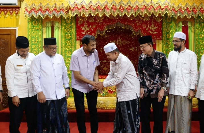 ‎Mualem Sambut Kunjungan Silaturahmi Pimpinan MPU Aceh‎