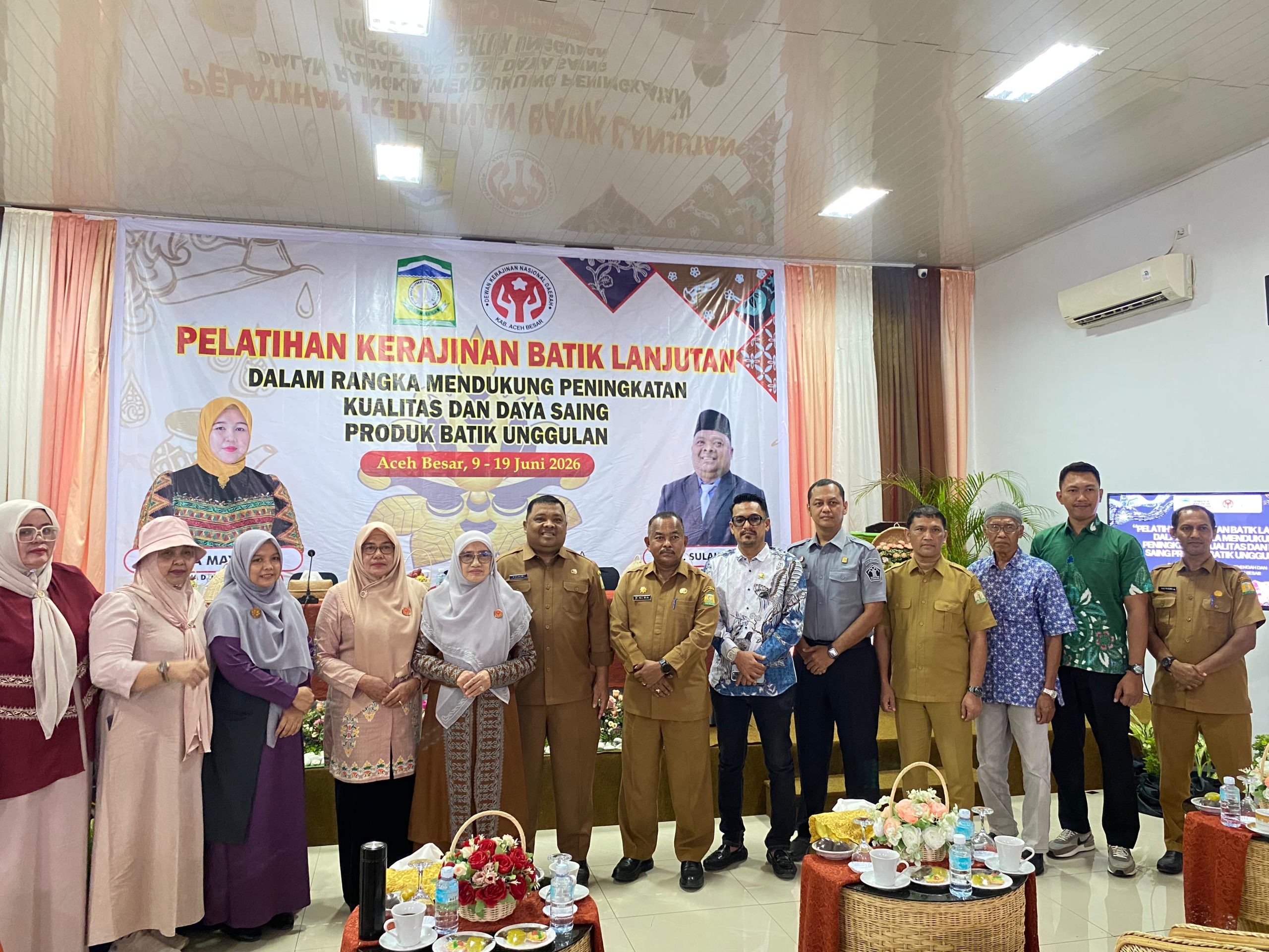 geliatkan-ekonomi-daerah-anggota-dprk-aceh-besar-komit-dukung-pengrajin-batik-lokal Geliatkan Ekonomi Daerah, Anggota DPRK Aceh Besar Komit Dukung Pengrajin Batik Lokal