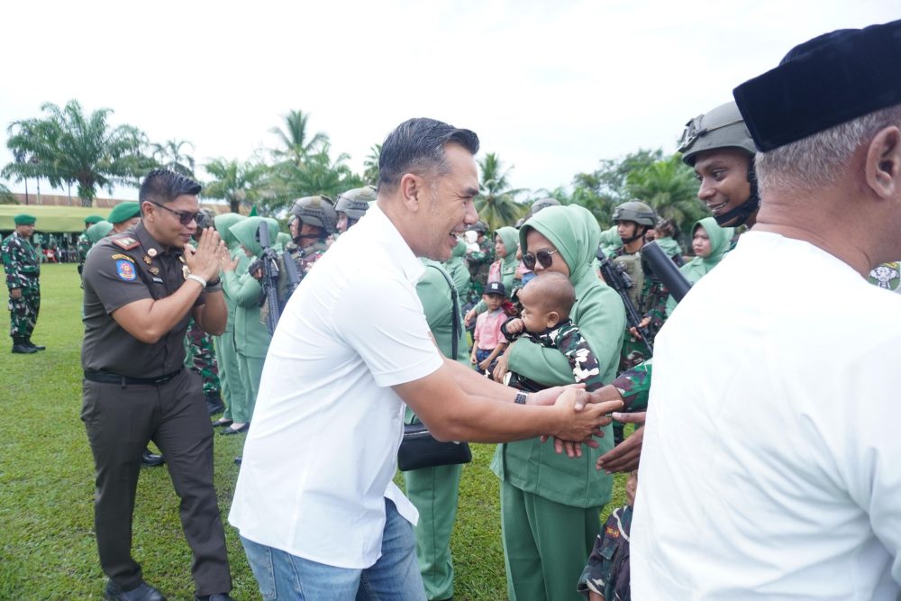 Ketua DPRK Aceh Besar Lepas Satgas Pamtas Yonif 117/KY ke Perbatasan RI-PNG