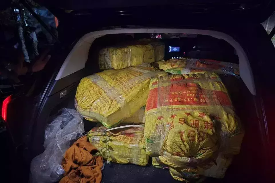 penyelundupan-325-kg-sabu-bocor-polisi-cegat-mobil-kurir-di-blang-mangat-dan-buru-dua-dpo-utama Penyelundupan 325 Kg Sabu Bocor! Polisi Cegat Mobil Kurir di Blang Mangat dan Buru Dua DPO Utama