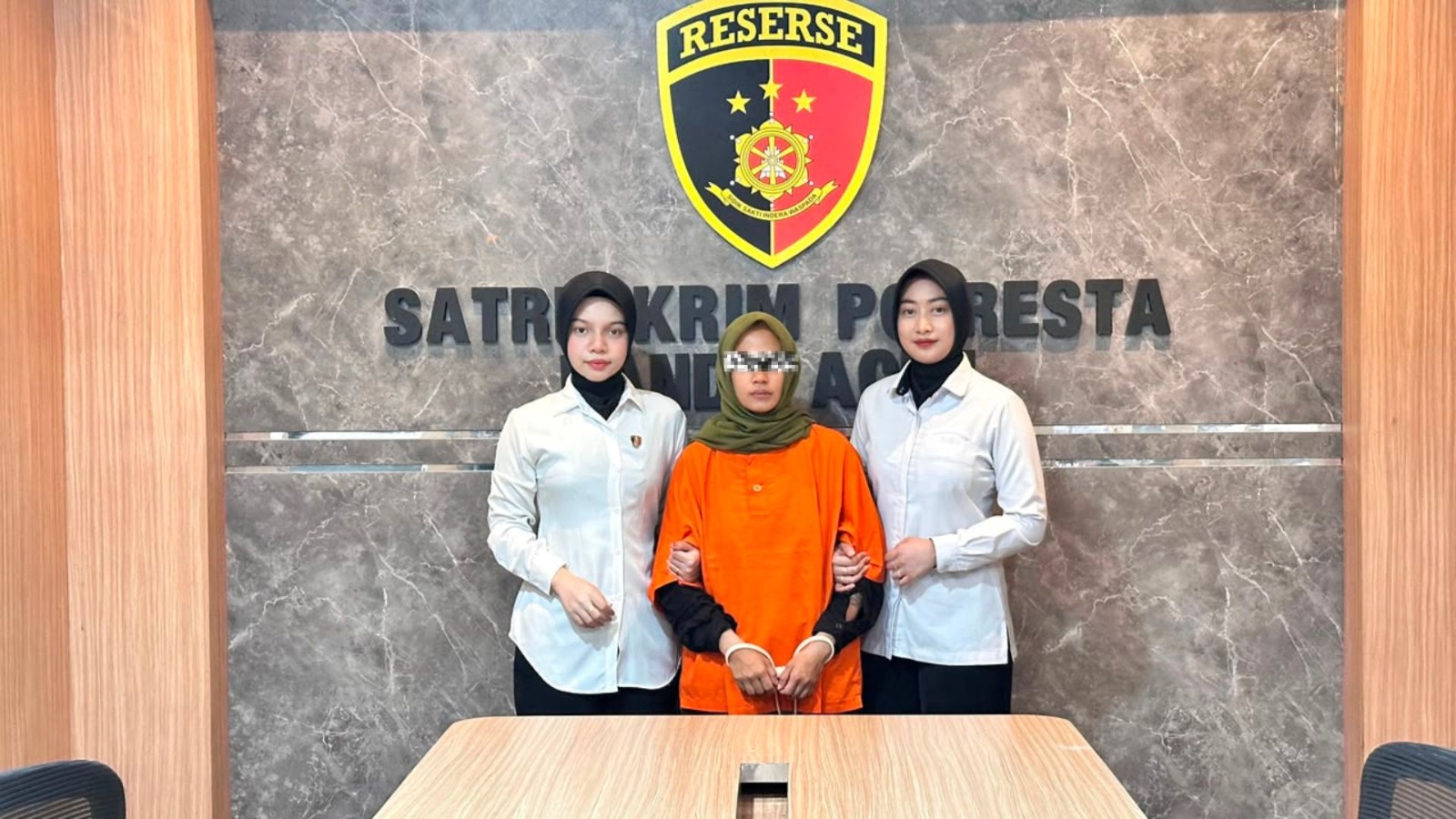 Terus Dibayangi Pengejaran Polisi, Wanita Terduga Pelaku Pencurian Emas Serahkan Diri ke Polresta Banda Aceh
