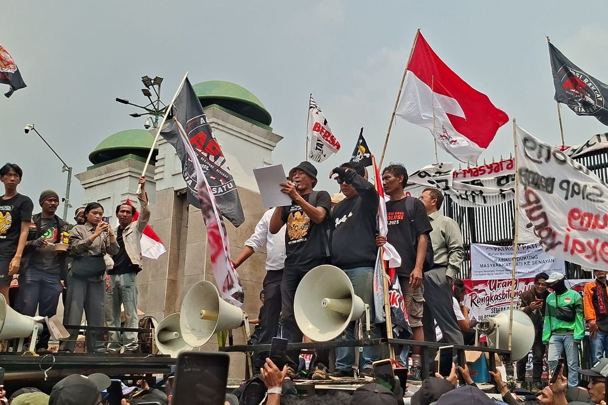 rekening-donasi-demo-27-agustus-tak-lagi-diblokir-saldo-rp-80-juta-kembali Rekening Donasi Demo 27 Agustus Tak Lagi "Diblokir", Saldo Rp 80 Juta Kembali