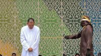 Terseret Kasus Mesum di Hotel, Orang Dekat Pimpinan DPRA Akhirnya Dicambuk 22 Kali