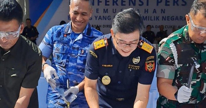 58-iphone-hasil-sitaan-di-bandara-sim-aceh-dimusnahkan-total-barang-capai-rp18-miliar 58 iPhone Hasil Sitaan di Bandara SIM Aceh Dimusnahkan, Total Barang Capai Rp1,8 Miliar