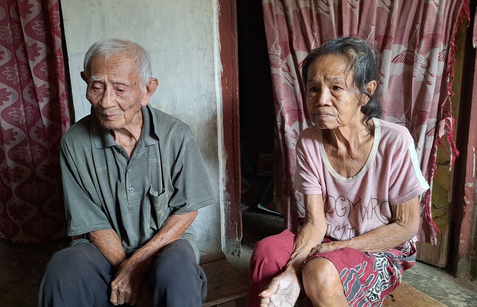 nasib-pilu-mbah-darmi-lansia-buta-huruf-kehilangan-bansos-kini-terjerat-utang-rp-10-juta Nasib Pilu Mbah Darmi: Lansia Buta Huruf Kehilangan Bansos, Kini Terjerat Utang Rp 10 Juta