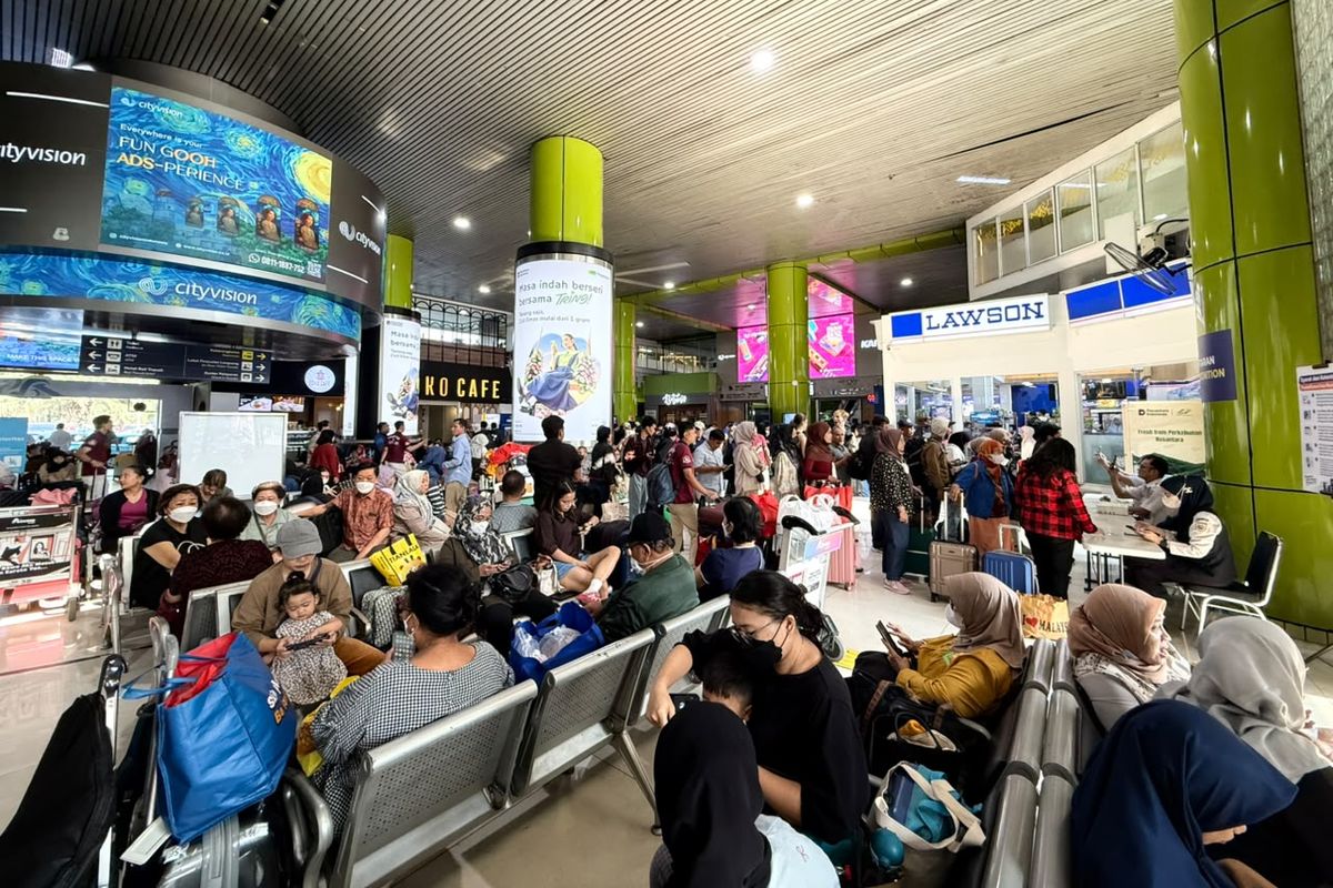 erupsi-anak-krakatau-bikin-buntung-warga-malaysia-telantar-di-jakarta-dengan-harga-tiket-meroket Erupsi Anak Krakatau Bikin Buntung, Warga Malaysia Telantar di Jakarta dengan Harga Tiket Meroket