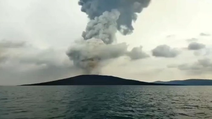 Gunung Anak Krakatau Kembali Erupsi Hari Ini, Durasi 28 Detik