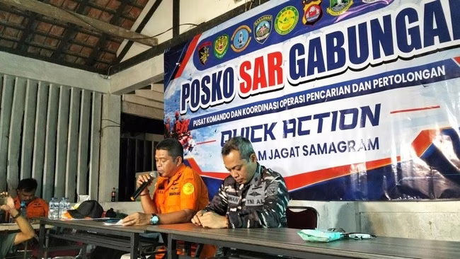 Hari Kelima Pencarian 5 Jurnalis dan 3 Kru Kapal di Selat Sunda, Tim SAR Temukan Pelampung hingga Helm